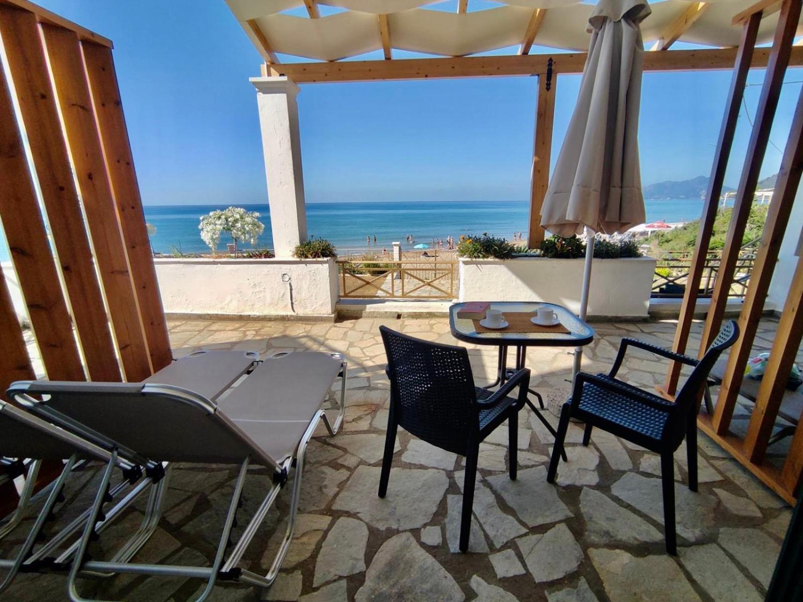 Nereides Apartments Agios Gordios  Eksteriør billede