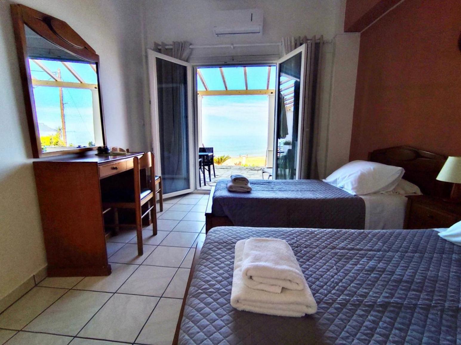 Nereides Apartments Agios Gordios  Eksteriør billede