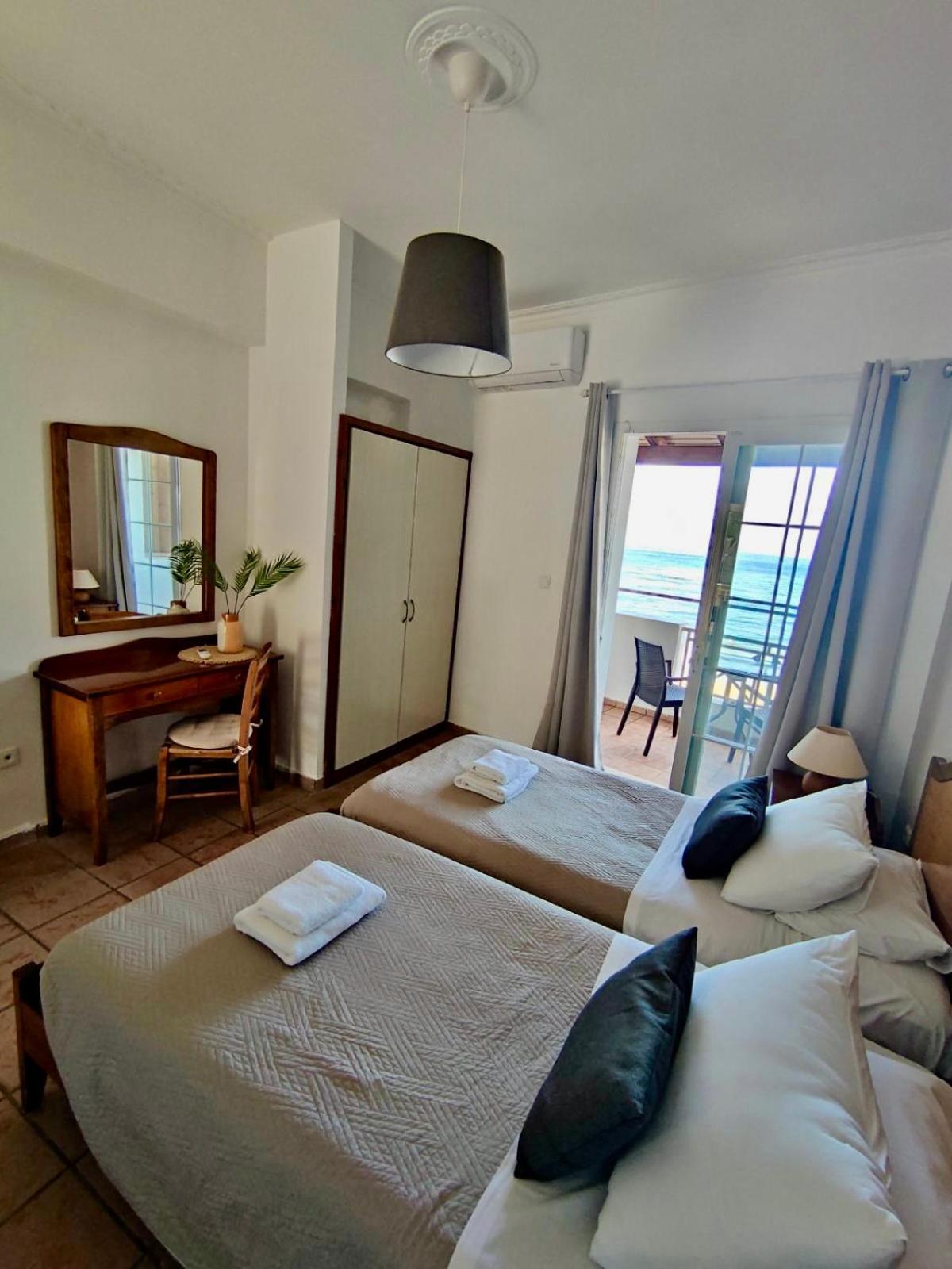 Nereides Apartments Agios Gordios  Eksteriør billede