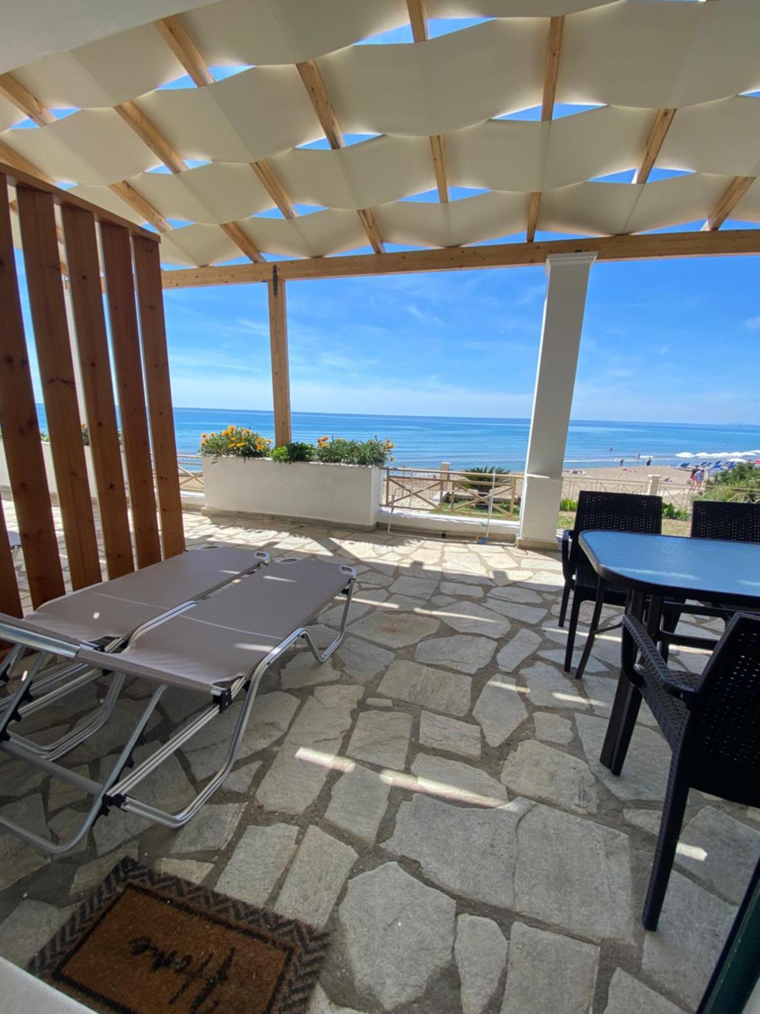 Nereides Apartments Agios Gordios  Eksteriør billede