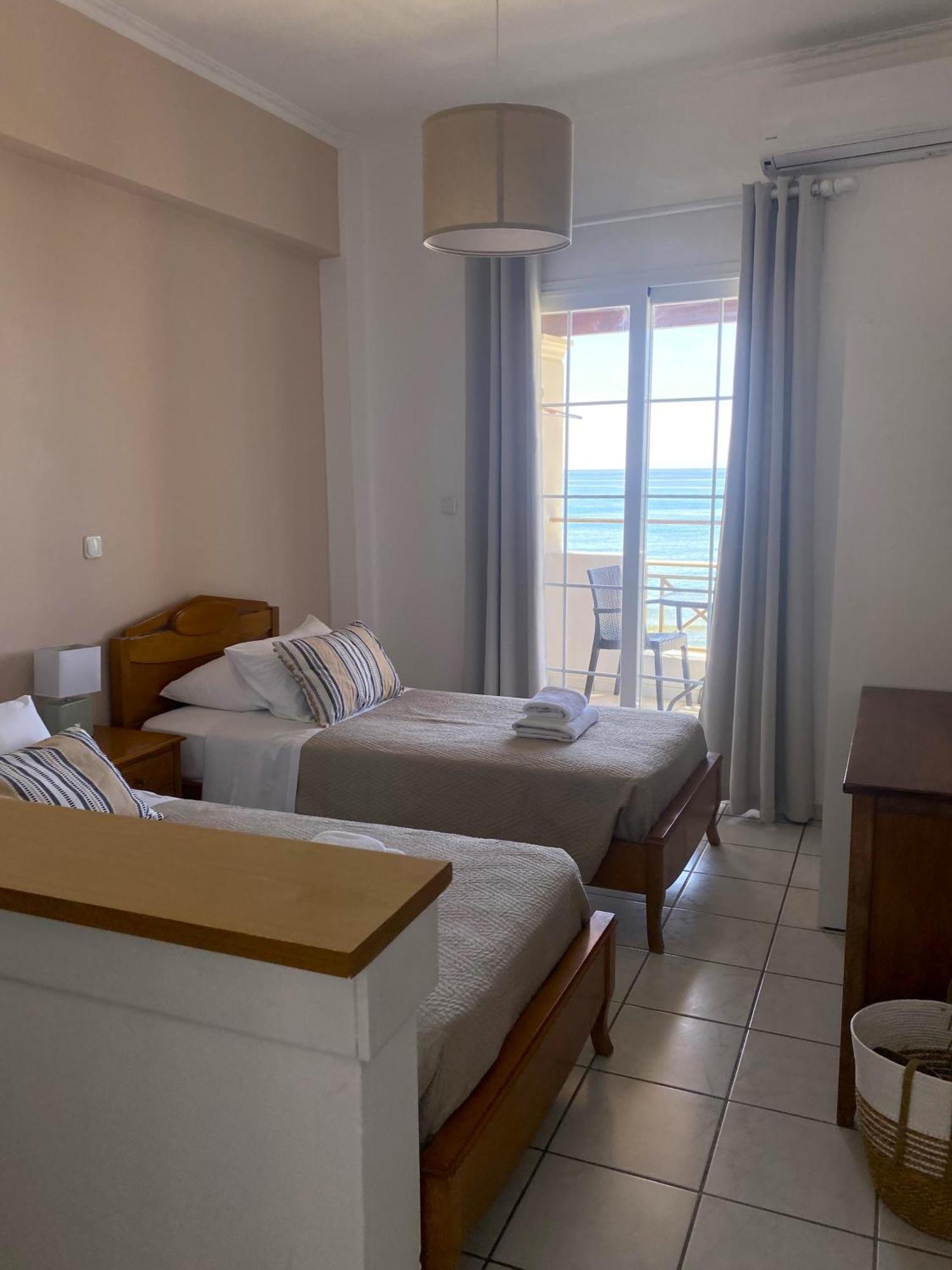 Nereides Apartments Agios Gordios  Eksteriør billede