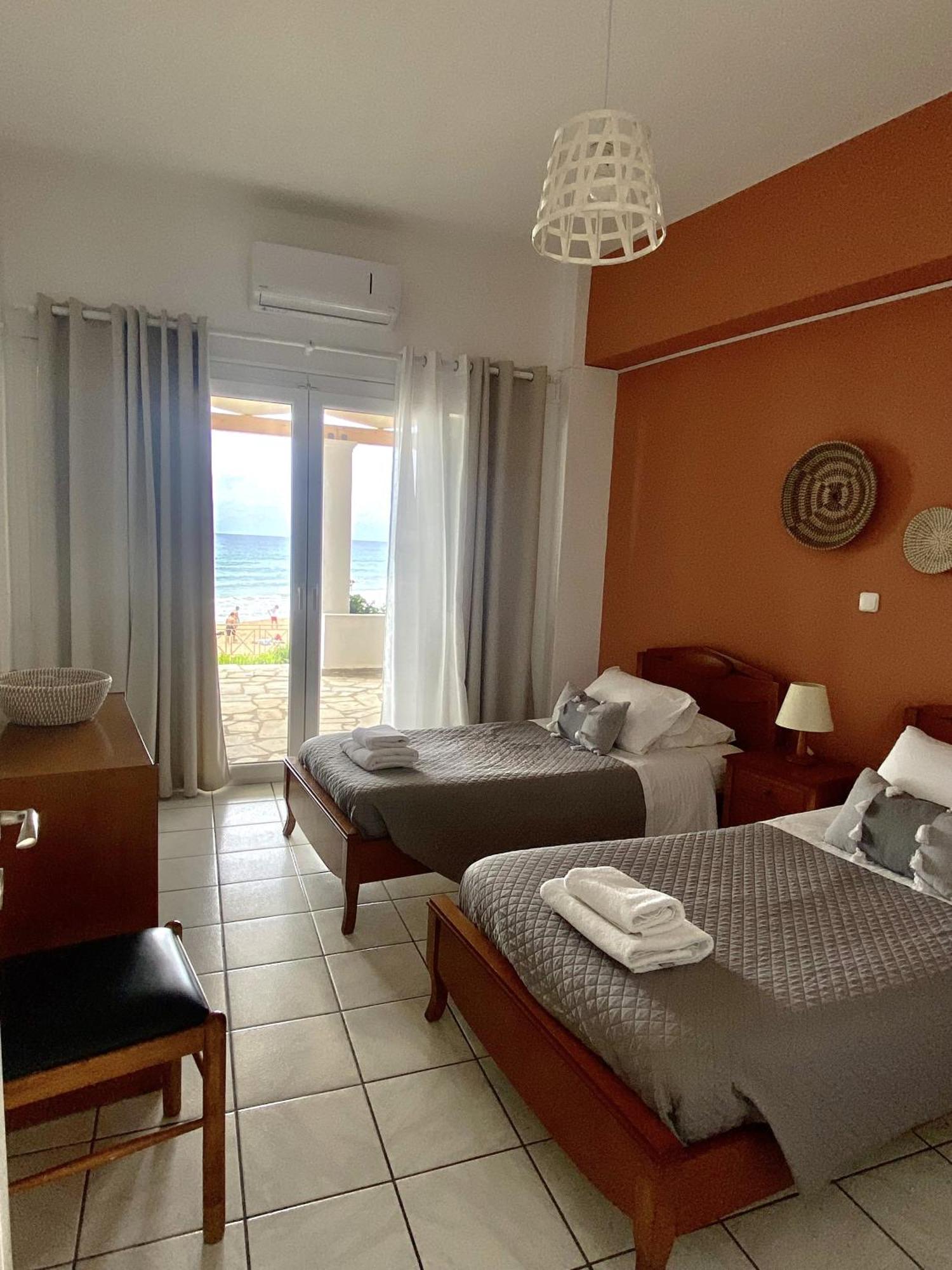 Nereides Apartments Agios Gordios  Eksteriør billede